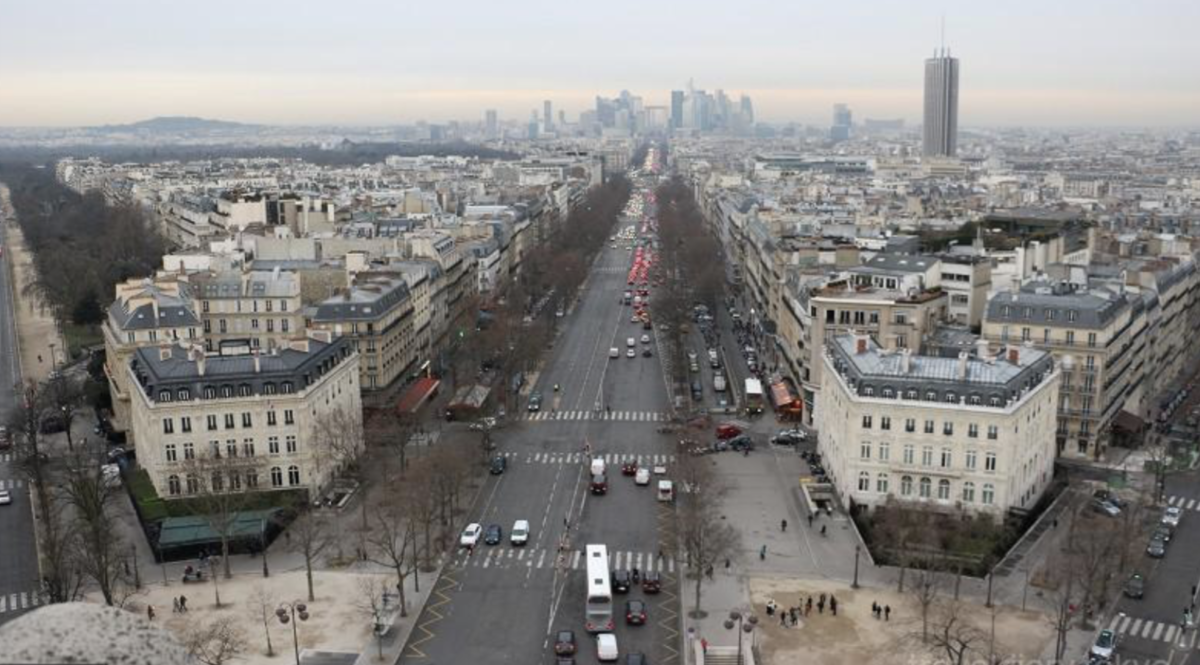 フランス パリ エトワール凱旋門の見どころや営業時間を紹介 上に登ればパリの街並みを一望できます