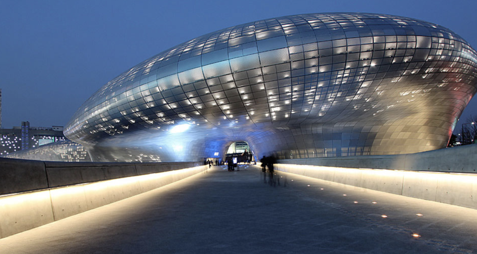 ソウル 東大門デザインプラザはワクワクがいっぱい 建築物 見どころ 観光情報を紹介 Ddp01travel